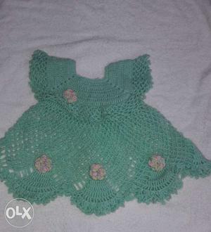 Handmade woolen frock for little girl from 3 to 5