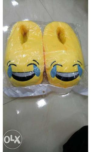 Pair Of Yellow Laughing Emoji Print Home Slide-on Flip-flops