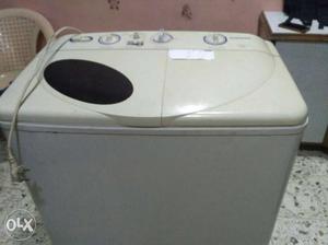 Samsung washing machine Good condition Price: