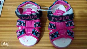 Toddler's Pink-black-and-white Fashion Sandals with light.