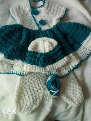 White And Teal Knitted Cloth