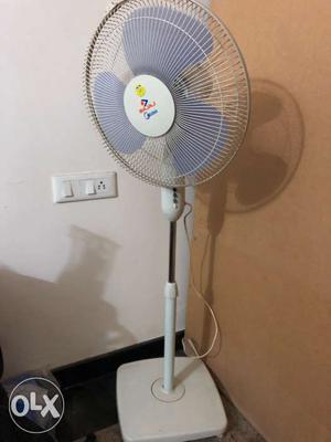 Bajaj stand fan in working condition..