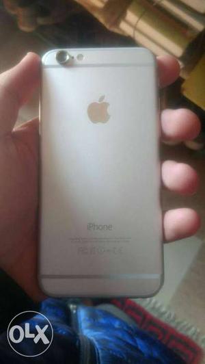Iphone 6 4 months old only not used at all... Liya n rakh