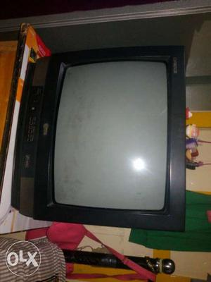 LG Tv in very good condition call me at o