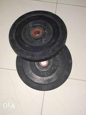 5 KG 2 Plates in good condition for reasonable