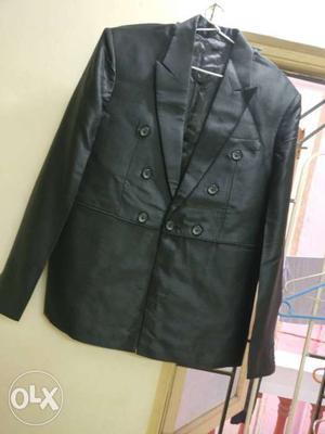 Black Coat.. almost new kind off..size 40..