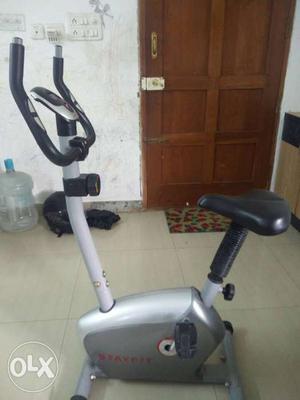 Fully functional gym cycle with rechargeable AA. Price is