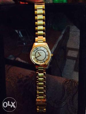 Golden watch in New brand condition