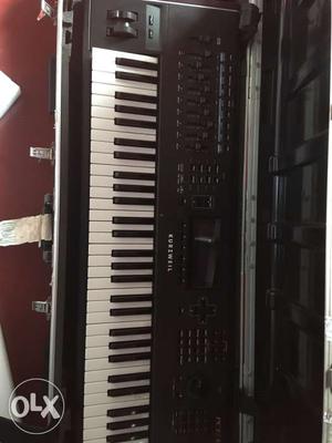 Kurzweil pc3k6 for immediate sale due to relocation.