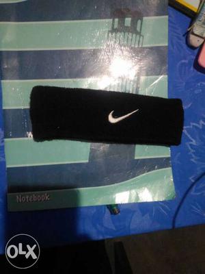 Nike sports headband..