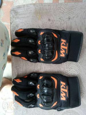 Original ktm gloves With protective guard in it