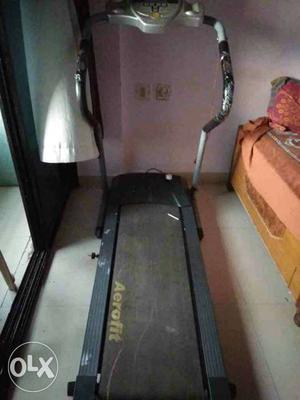 Tread mill for sell, negotiable..