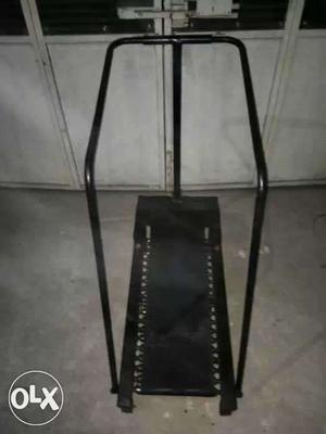 Treadmill roller in good condition heavy duty plz