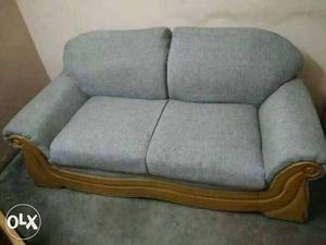 1yr old 8 seater sofa set.. want to sel urgently..