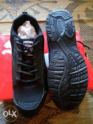 2 puma shoes available black colour size 9