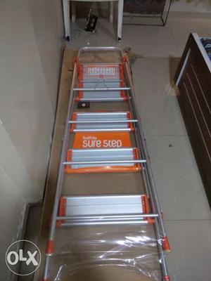 4 step aluminum ladder (new)