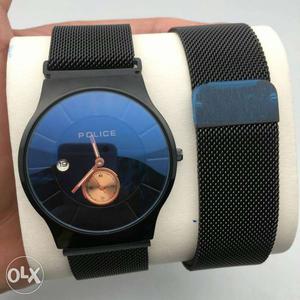Black and Black magnet belt watch