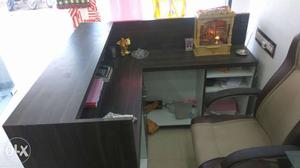 Cash counter for sale