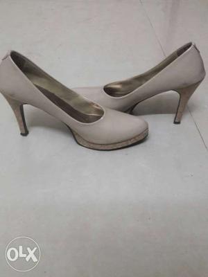 Color heels. size 9.10