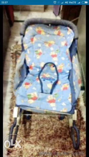 Gently used baby rocker to comfort baby