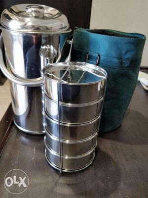 Hot insulated travelling tiffin box