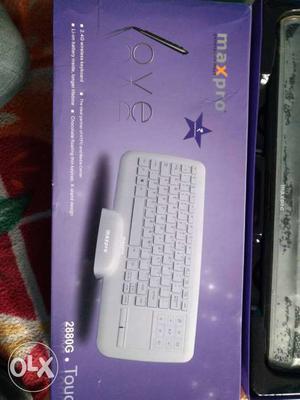 Maxpro Love wireless charging keyboard g Box
