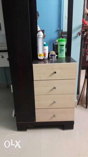 Solid wood dressing table with 4 drawers in very good