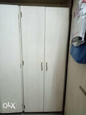 Two door wardrobe, wall mounted, 3*1*6 ft, can be