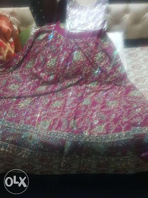 Very heavy lehnga for sale,2 time used brand new