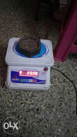 1gram to 10kg digital scale used but in very good
