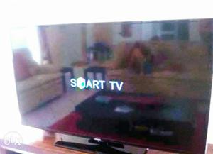 32" Black Smart LED TV