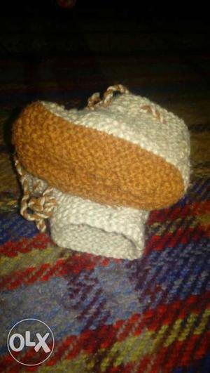 Baby's White-and-brown knitting Booties