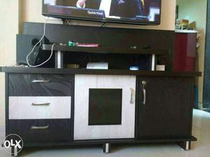 Brand new Brown And White Wooden TV Stand