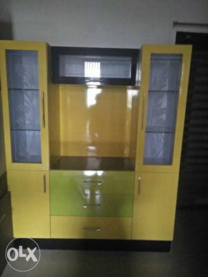 Crockery cabinet with soft closing drawers and