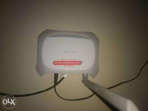 Gray And White TP-link Wireless Router
