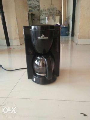It is a filter coffee maker by Black and Decker