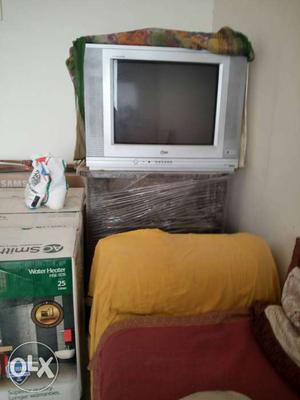 LG TV 21" FLATRON,21 FC 80 E with cover and