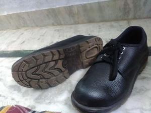 This is safety shoes size -8 I am using only one