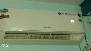 White Lloyd Split-type Air Conditioner