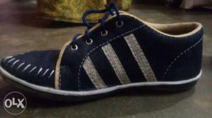 Good shoes ekdm naye h good quality Good condition
