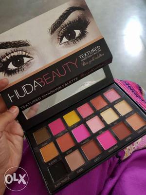 Huda Beauty Makeup Palette