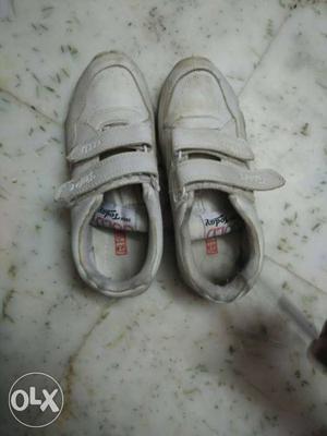 White shoes size 7