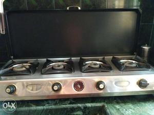 4-burner Gas Stove in excellent condition