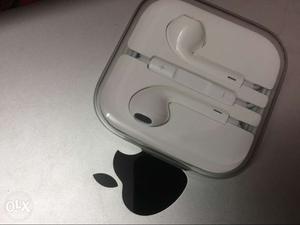 Apple ORIGINAL Headset New Not used Slightly