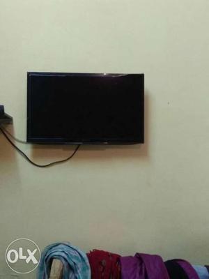 Black Flat Screen TV Wall-mount