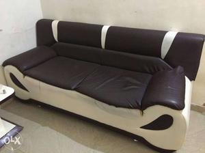 Good looking sofa with nice condition. Only