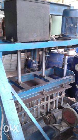 Hollow Block making machine for sale working in good