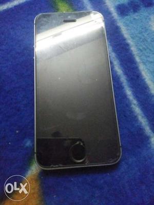 Iphone 5s 16 GB scratchless dentless in mint