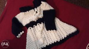 White And Black Knitted Long-sleeved Dress