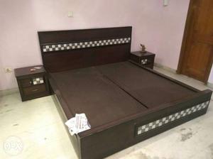 Double bed with 2 side tables